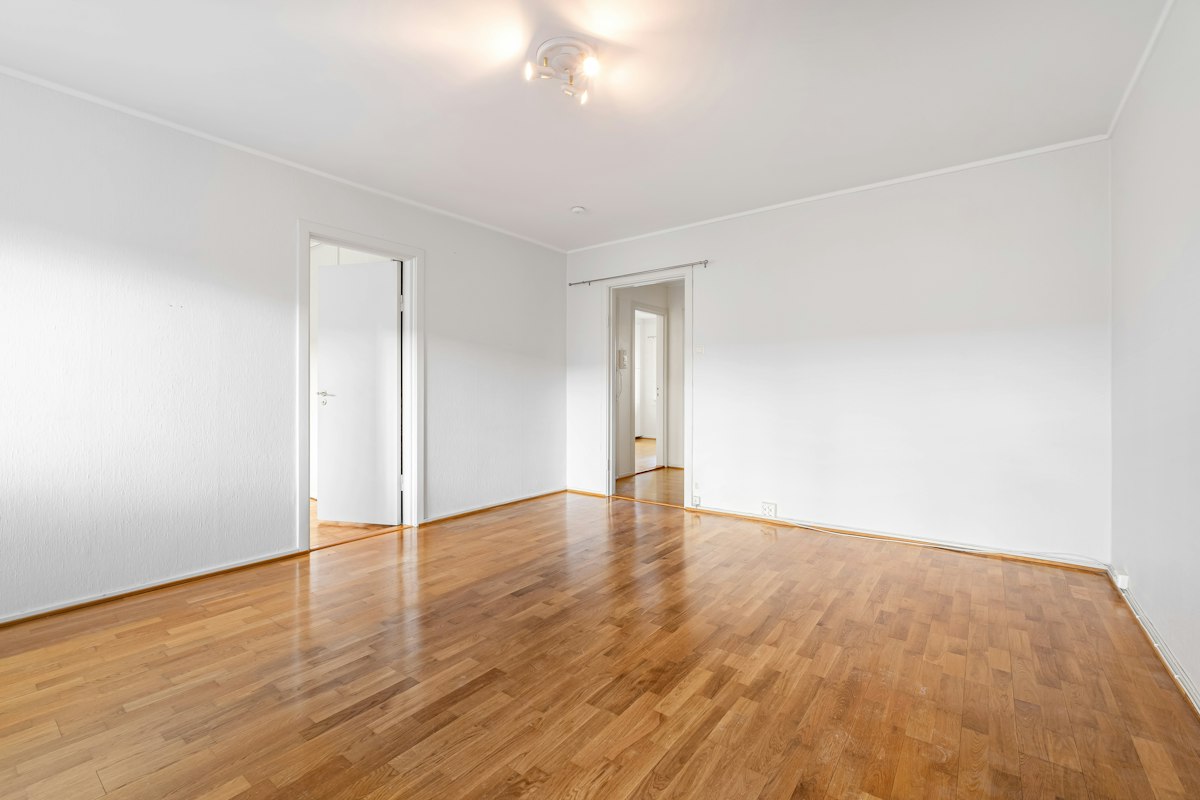 Piso vacío listo para vaciar